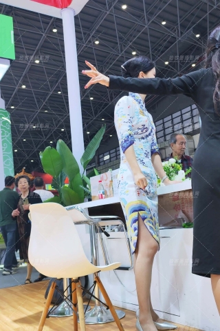 4K视频25旅交会海航颜值身材很赞灰si高跟（视频版）