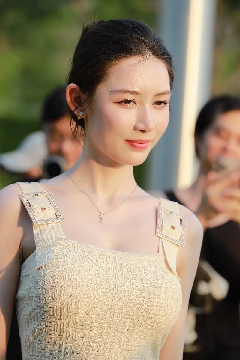 14110825823.webp.webp