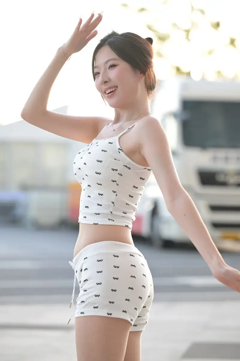 13061101889.webp.webp