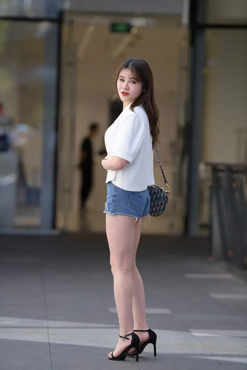 28073615440.webp.webp