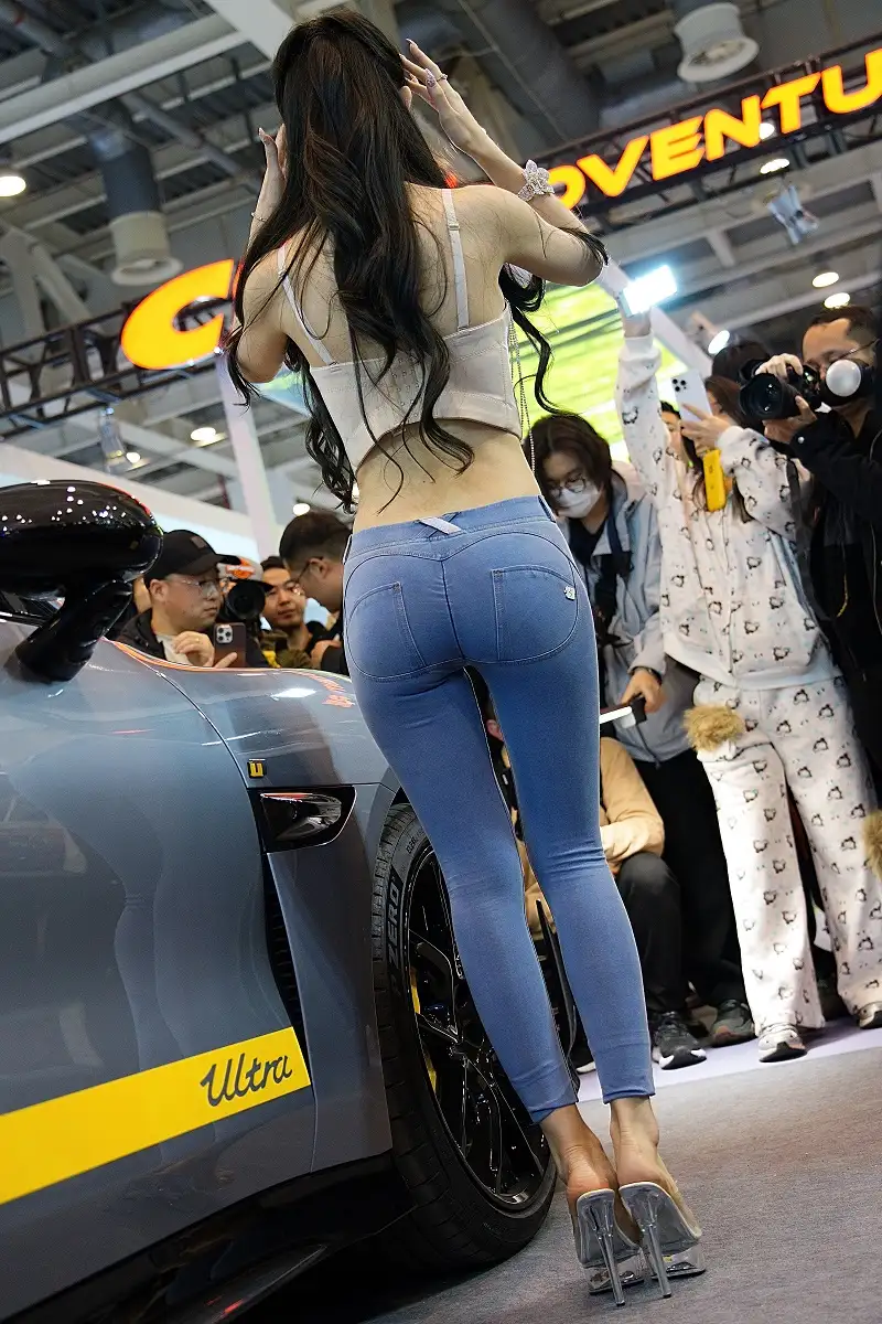 28020633906.webp.webp