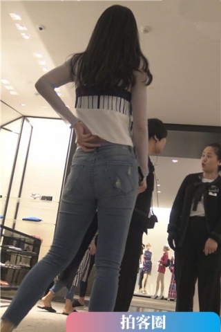 查看完整内容：4k-高跟鞋长腿女神姐姐跟闺蜜逛商场 [2.11 GB]（视频版） - 共8张图片