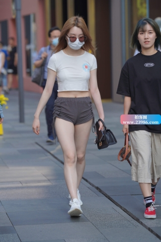 这小姐姐真漂亮！