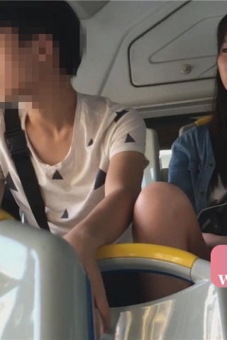 查看完整内容：公交站偶遇三角区饱满，骆驼趾明显的牛仔热裤美女[3.06 GB]（视频版） - 共8张图片