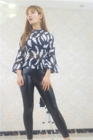 查看完整内容：炫舞世家蓉蓉皮裤模拍（视频版） - 共6张图片