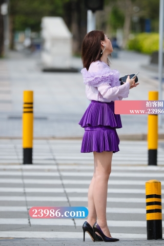 面容精致的迷人少妇