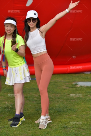 ★拍照瑜伽紧身裤美女