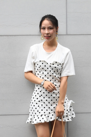 大方爱笑的女孩