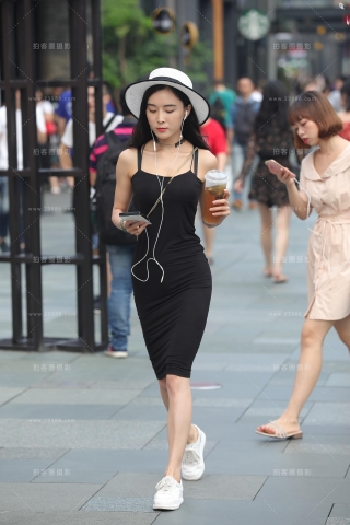 修身裙 展现迷人身材