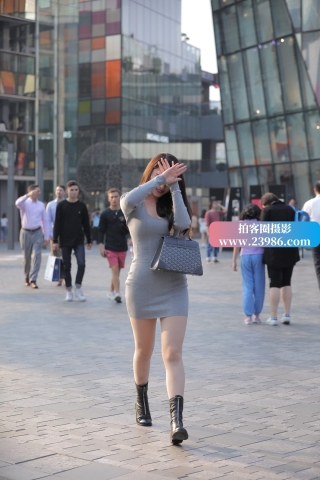 包臀短裙短靴性感美女