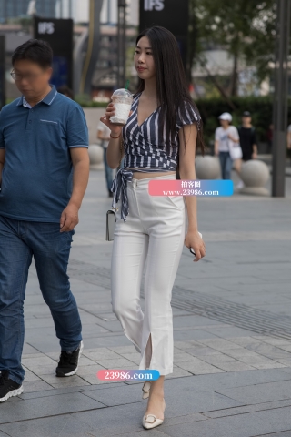 【凯恩赛帖】小姐姐不仅长得漂亮 身材也很好