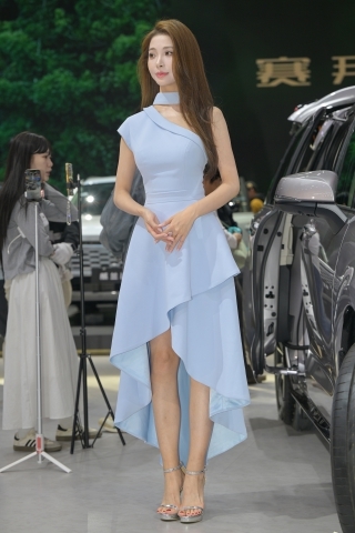 蓝裙美女【原图➕视频】