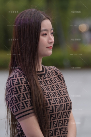 查看完整内容：紧身裤润臀闺蜜美女 - 共26张图片