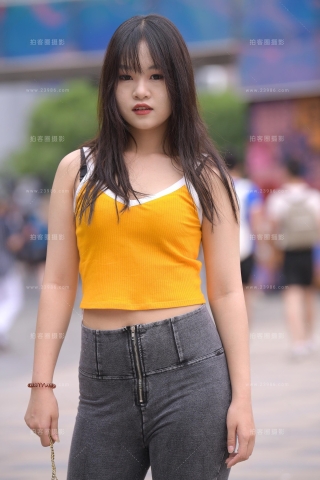 【街拍之魂赛帖】蜜桃女孩