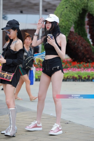 超短热裤美少女