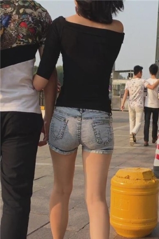 查看完整内容：街拍极品圆臀热裤美眉 [6.23 GB]（视频版） - 共10张图片