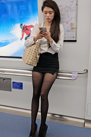 地铁番外篇-技术性拍摄极品黑丝站姿4K5min（视频版）