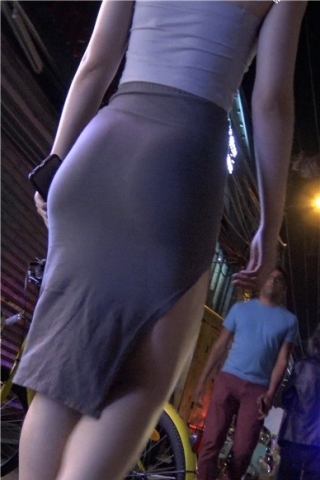 查看完整内容：4k-性感包臀裙水晶高跟鞋漂亮美女 [678 MB]（视频版） - 共8张图片