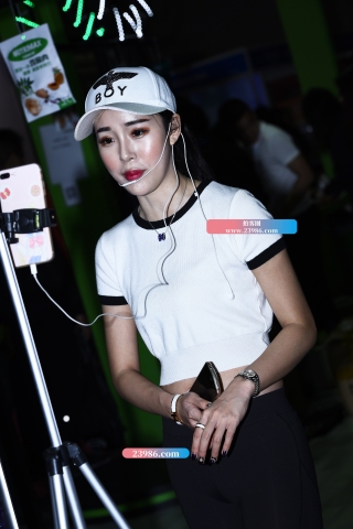 【咔喳赛贴】网红