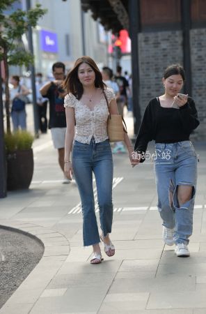 查看完整内容：邻家姐姐 - 共18张图片