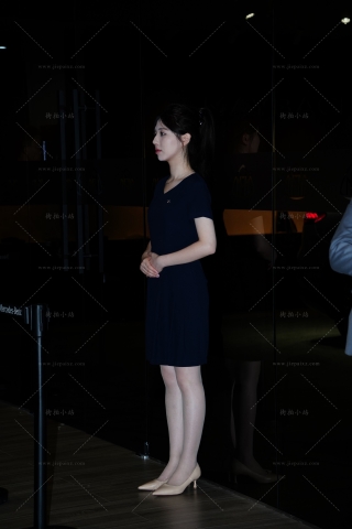 查看完整内容：（中集）2024年6月某大型che展SW美女全套图集 - 共31张图片