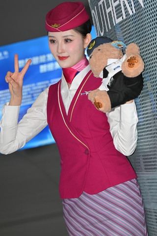 南航空姐-抱起小熊（完整版）