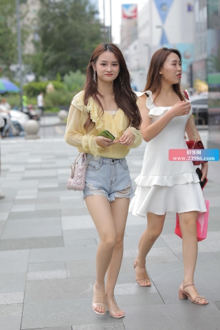 【凯恩赛贴】热裤美眉