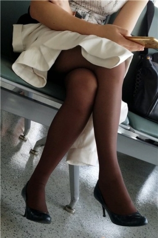 查看完整内容：4k视频，极品黑丝袜美腿少妇（视频版） - 共8张图片