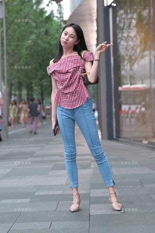 【视觉冲击赛贴】紧牛翘臀小姐姐