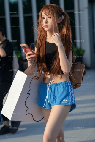 双马尾大长腿爱了吗