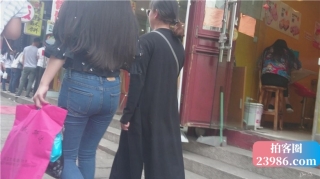 查看完整内容：4K - 逛街偶遇的紧身蓝色牛仔裤美眉 [1.13 GB]（视频版） - 共7张图片