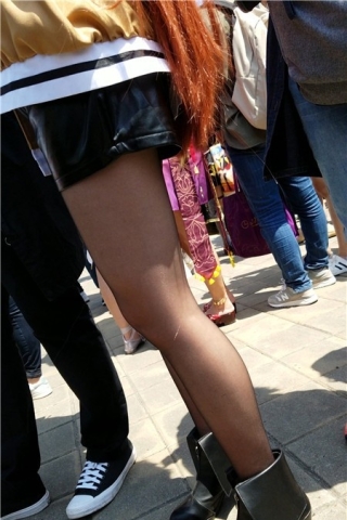 查看完整内容：4k-可爱黑丝萌妹子，长发及腰（视频版） - 共10张图片