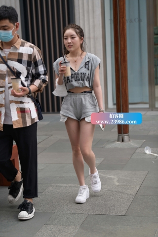 超爱这样的邻家小妹