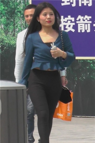 黑色紧身裤气质美女 [1.52 GB]（视频版）