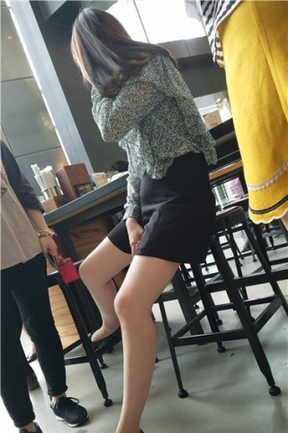 4k超清，极品漂亮性感气质美女，白皙大腿真诱人（视频版）