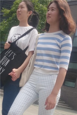 查看完整内容：跟拍超级大肉臀美女姐妹逛街 [4.20 GB]（视频版） - 共14张图片