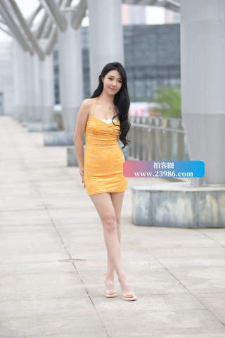 街拍黄色吊带裙性感美腿美女（完整版）
