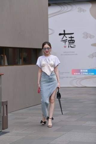 小姐姐的回眸一笑