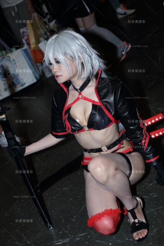 双刀妹子好性感