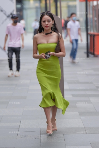 【视觉冲击赛贴】抹胸美女！