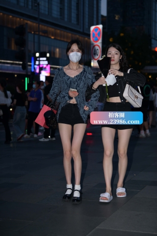 夜拍小清新美腿MM