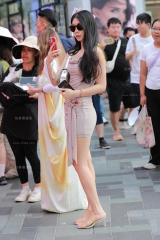 查看完整内容：长腿包臀裙美女 - 共29张图片