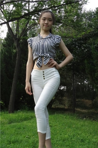 查看完整内容：清纯学姐美腿模拍视频13部 [8.23 GB]（视频版） - 共14张图片