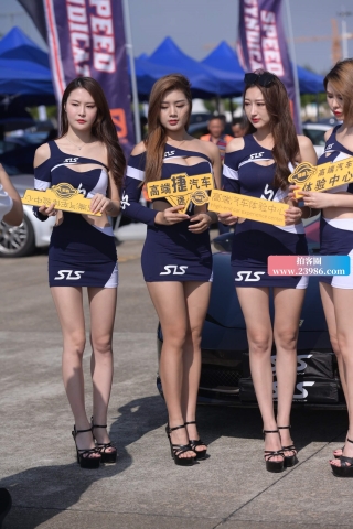 性感包臀裙车展模特