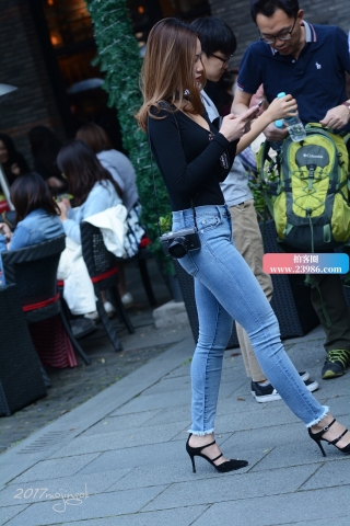 咔喳赛17 整理内衣的动作很隐蔽（17p）