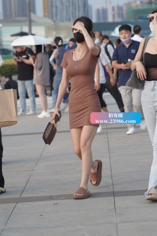 紧身短裙小姐姐