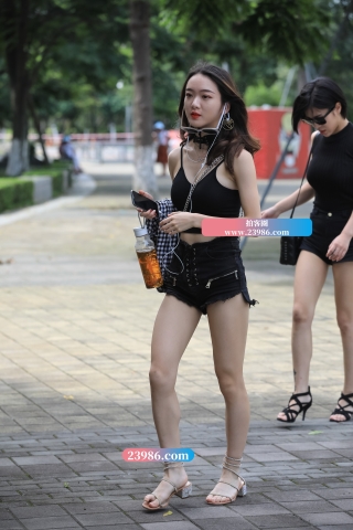 【凯恩赛帖】热裤美眉