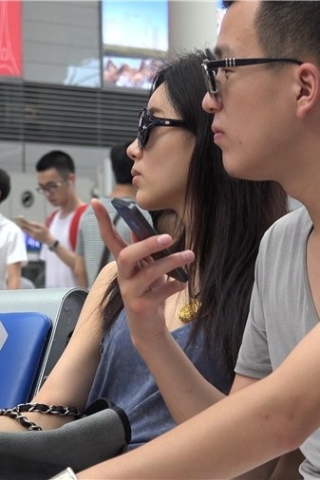 查看完整内容：4K - 香艳玉足高颜值美女（视频版） - 共7张图片