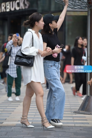 街拍气质美女姐姐