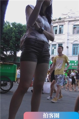 查看完整内容：长腿美三角高腰热裤MM，跟闺蜜路边吃烤鱿鱼。[350 MB]（视频版） - 共8张图片